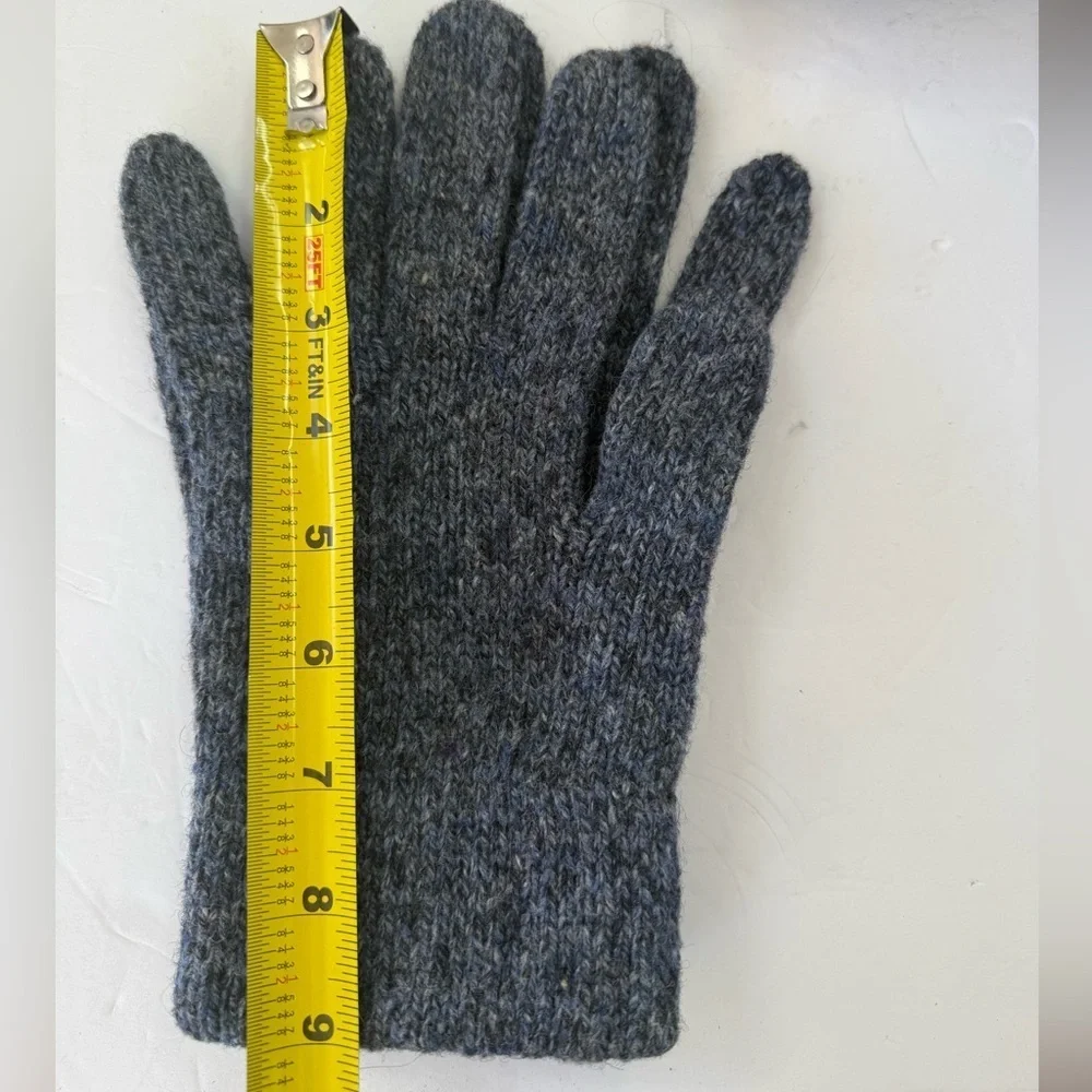 Dark Gray woven knit Wool winter gloves unisex women’s small medium like new